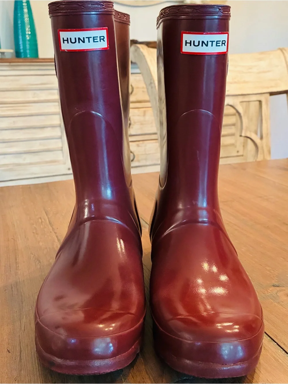 Hunter Red Gloss Rain Boots. Short with buckle. Unisex size men 8 women 9